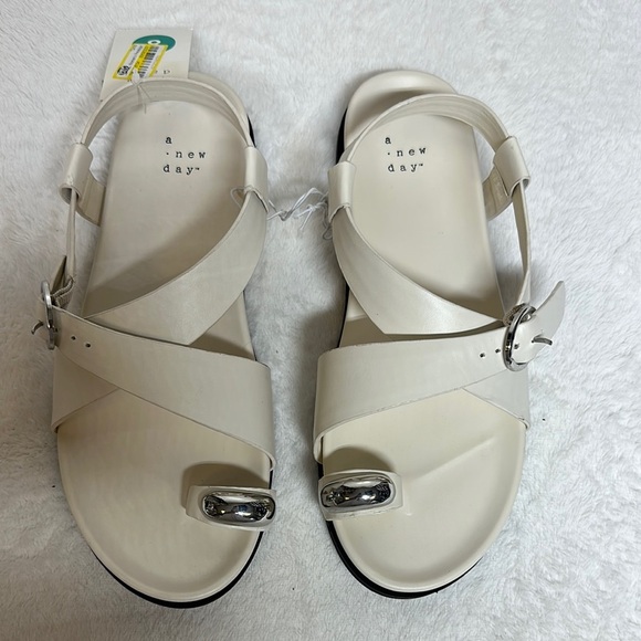 A New Day Cream Sandals with Elegant Design - Picture 1 of 11